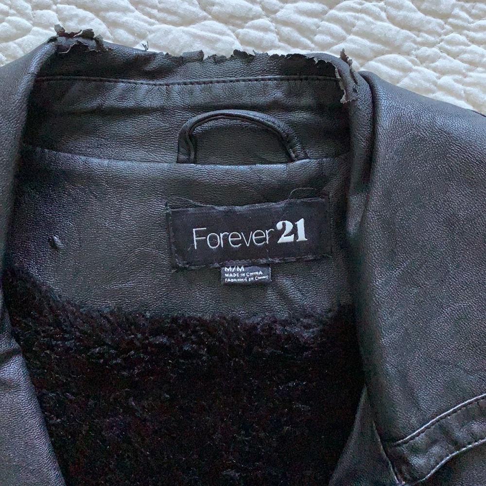 Leather jacket - Picture 2 of 4